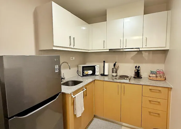 Luxe And Modern 1br Unit In Bgc *
