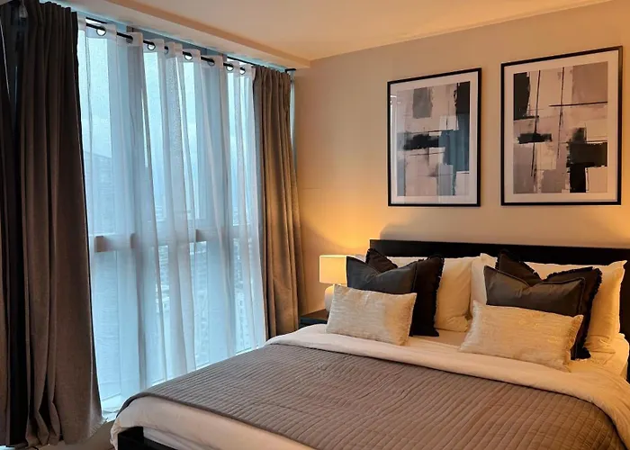 Luxe And Modern 1br Unit In Bgc *