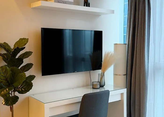 Luxe And Modern 1br Unit In Bgc