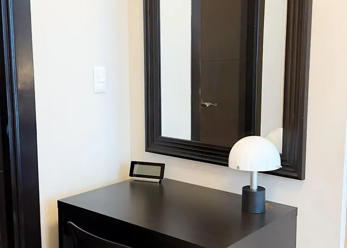 Luxe And Modern 1br Unit In Bgc Manila